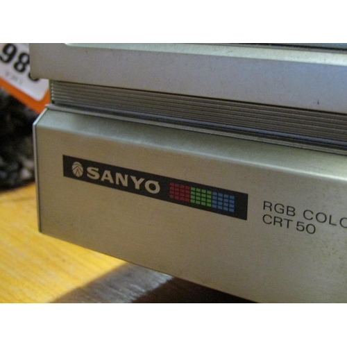 885 - SANYO MONITOR