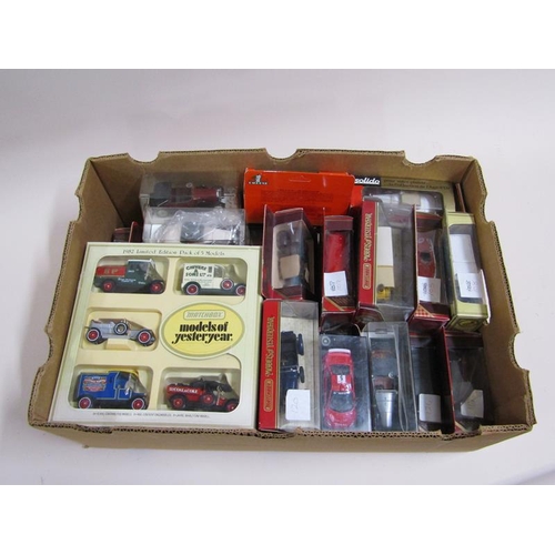 1117 - BOX OF DIECAST MODEL VEHICLES  - YESTERYEAR ETC