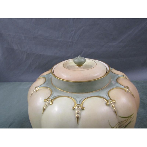 1653 - ROYAL WORCESTER BLUSH IVORY LARGE POT POURRI VASE AND COVER - 35cms H.  (COVER A/F)