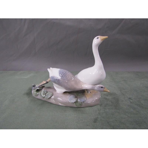 1575 - ROYAL COPENHAGEN GROUP - GEESE, 15CM H