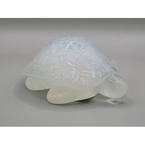 1247 - LALIQUE OPALESCENT GLASS TORTOISE, SIGNED 'LALIQUE FRANCE' ON BASE, 7.5CM L