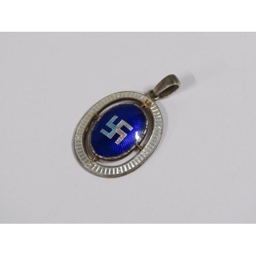 1258 - SILVER ENAMEL PENDANT WITH A SWASTIKA DESIGN