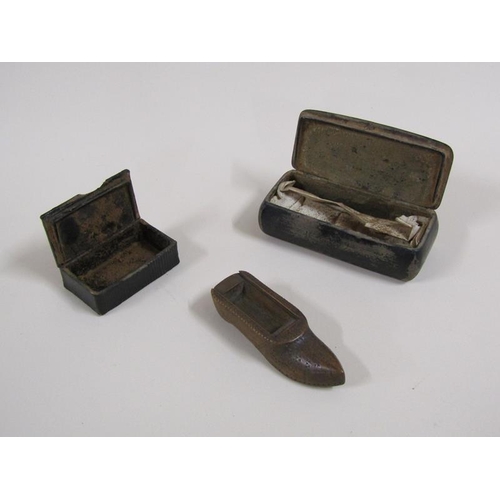 1266 - 19c CARVED WOODEN SHOESNUFF - LID MISSING AND TWO PAPIER MACHE SNUFF BOXES