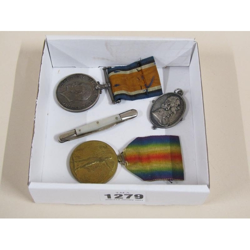 1279 - TWO WWI SERVICE MEDALS; OVAL SILVER MEDAL WITH PORTRAIT OF CHIARLES II; POCKET KNIFE