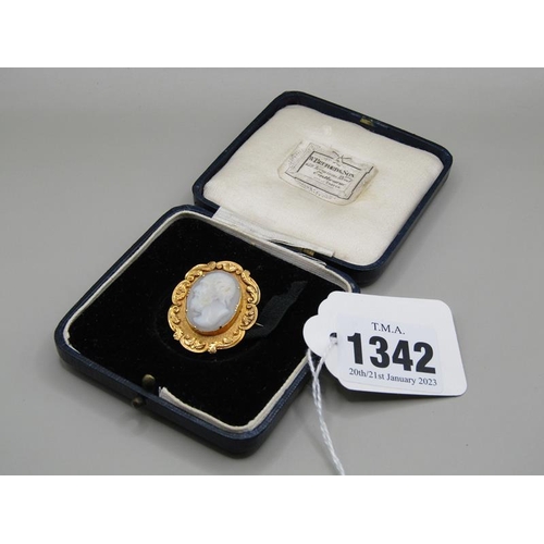 1342 - GOLD CAMEO BROOCH