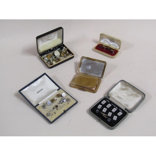 1301 - FIVE SMALL JEWEL BOXES AND CONTENTS TO INCL GILT METAL COMPACT