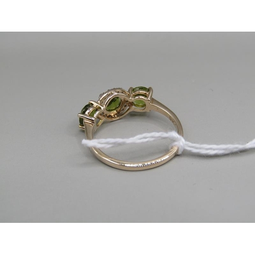 1363 - GOLD PERIDOT 3 STONE SET RING SIZE N1/2