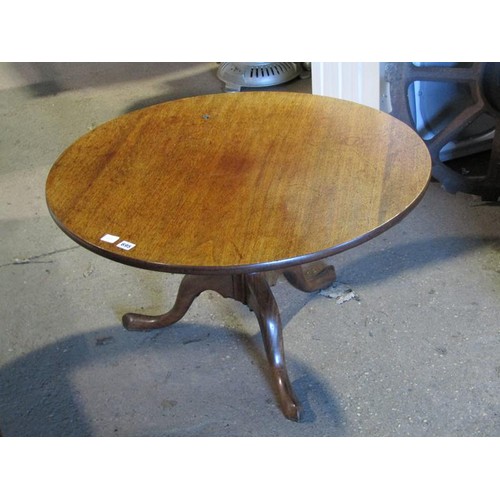 695 - GEORGIAN OCCASIONAL TABLE