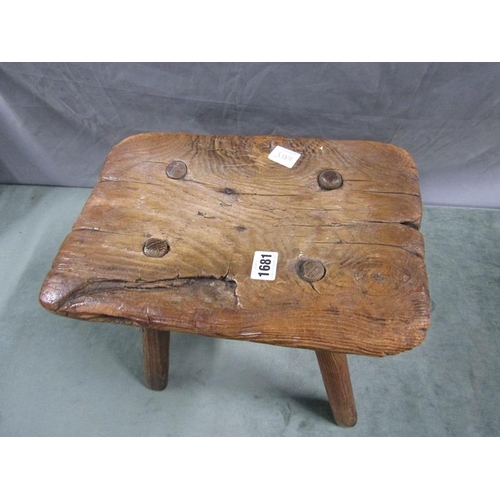 1681 - PERIOD OAK STOOL