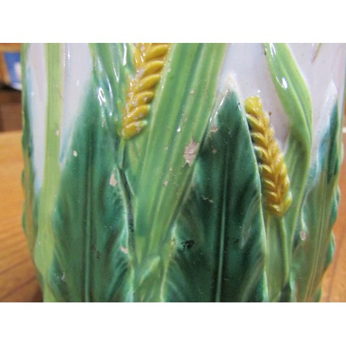 1606 - VICTORIAN MAJOLICA WHEATSHEAF VASE, 18CM H