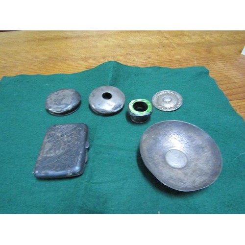 1268 - COLLECTION OF SMALL SILVER INC. ORIENTAL DISH, BROOCH, TWO POT LIDS AND A CIGARETTE CASE