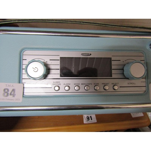 84 - ZENNOX VINTAGE STYLE RADIO