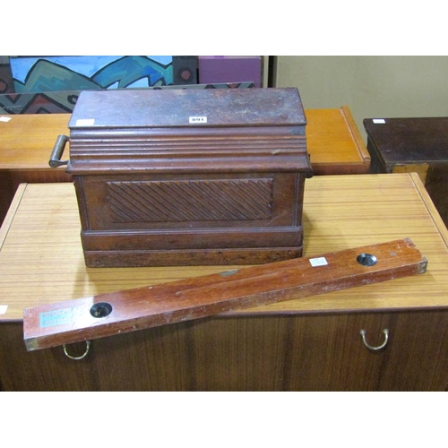 891 - SPIRIT LEVEL; VINTAGE SEWING MACHINE