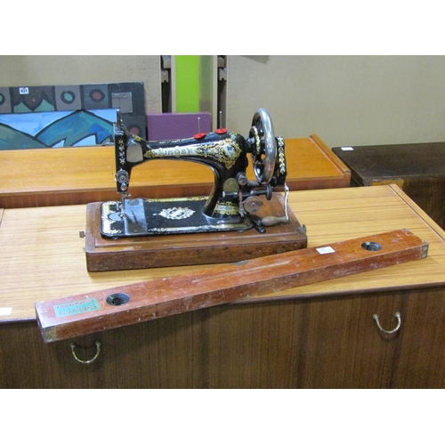 891 - SPIRIT LEVEL; VINTAGE SEWING MACHINE