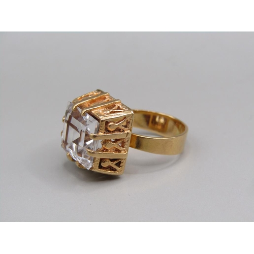 58 - An 18ct gold crystal set ring, size H.