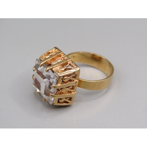 58 - An 18ct gold crystal set ring, size H.