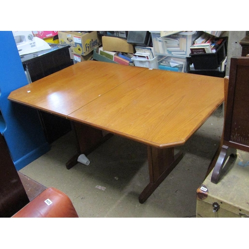 512 - TEAK EXTENDING DINING TABLE