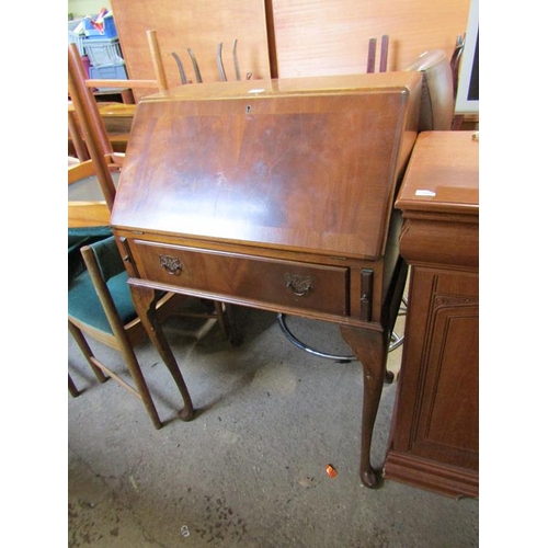 675 - REPRODUCTION MAHOGANY BUREAU