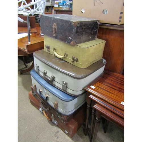 812 - COLLECTION OF VINTAGE CASES