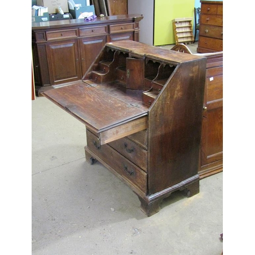 818 - GEORGIAN MAHOGANY BUREAU - 95cms w.