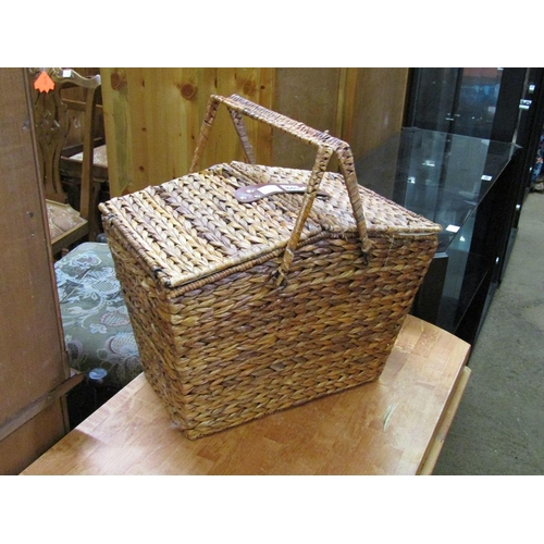 840 - WICKER BASKET