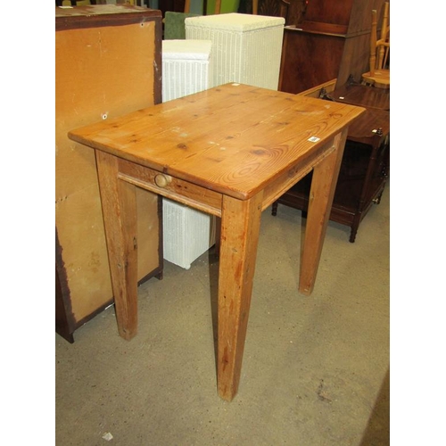 844 - PINE TABLE