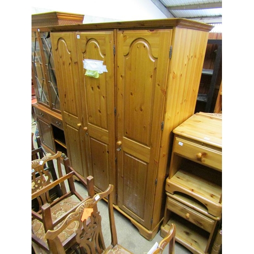 855 - TRIPLE PINE WARDROBE