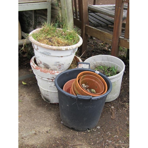 971 - QTY OF GARDEN POTS