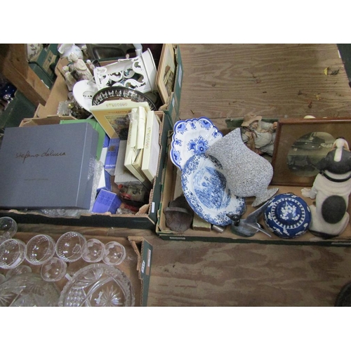 216 - BOX OF MIXED CERAMICS AND ORNAMENTS TO INCL CAPODIMONTE