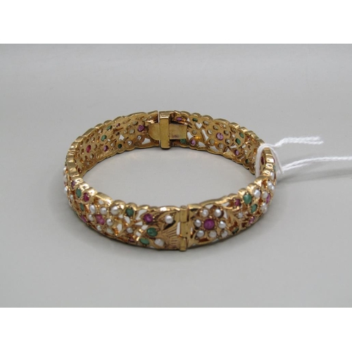 1317 - GOLD SEED PEARL AND COLOURED STONE SET BRACELET