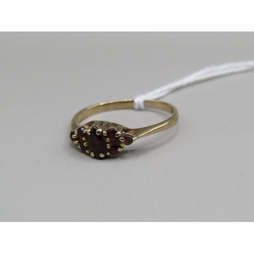 1382 - 9ct GOLD GARNET SET RING SIZE O