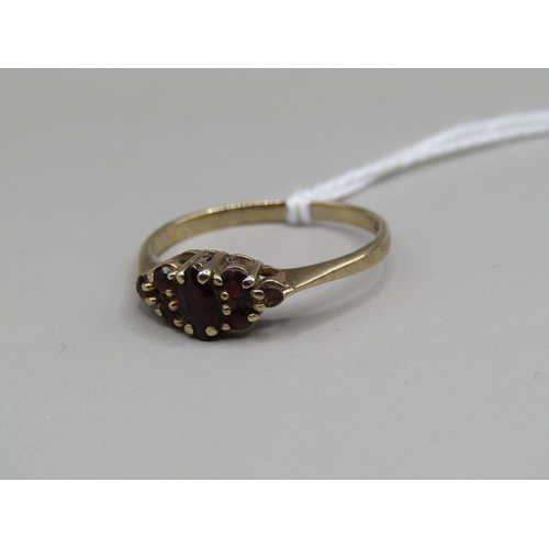 1382 - 9ct GOLD GARNET SET RING SIZE O