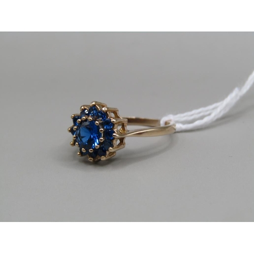 1388 - 9ct GOLD BLUE STONE SET RING SIZE M 1/2