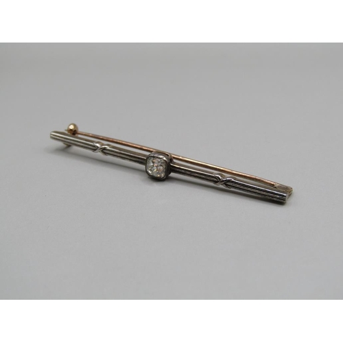 1395 - GOLD DIAMOND SET BAR BROOCH