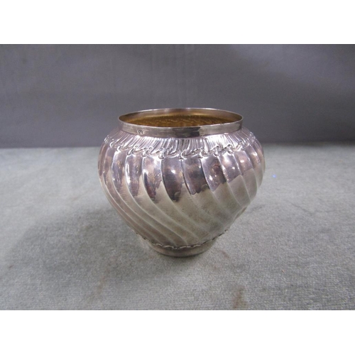 1427 - SILVER WRYTHEN EMBOSSED SMALL POT, 8CM H