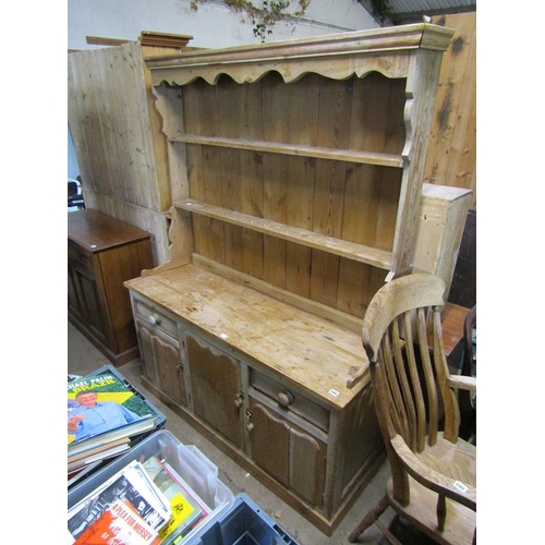 589 - VICTORIAN PINE DRESSER