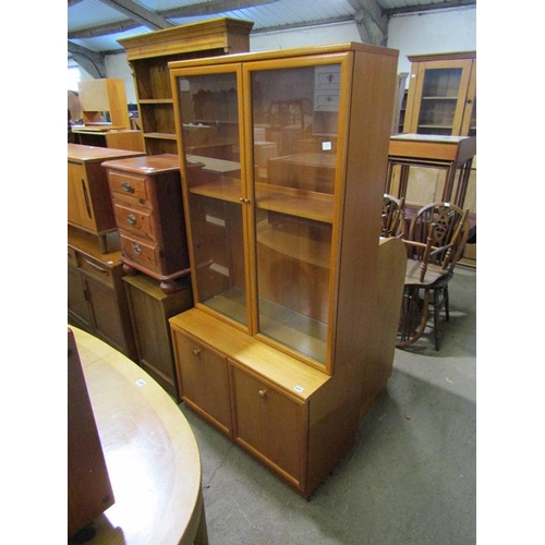 635 - TEAK WALL UNIT