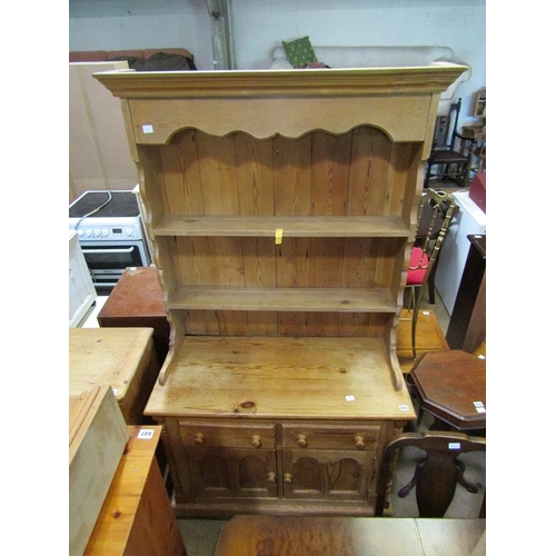 658 - PINE DRESSER