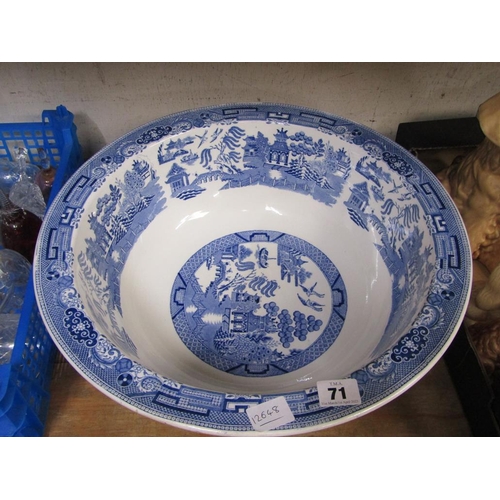 71 - WILLOW PATTERN WASH BOWL