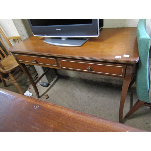 712 - MAHOGANY DRESSING TABLE