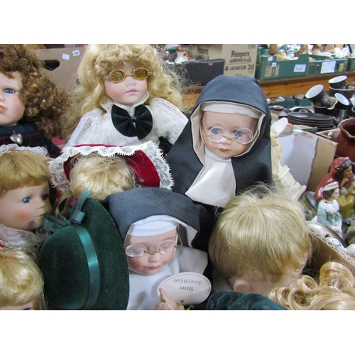 258 - COLLECTORS DOLLS