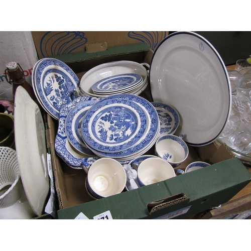 271 - BOX OF WILLOW PATTERN B&W WARES ETC