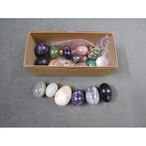 1252 - COLLECTION OF MARBLE AND SEMI PRECIOUS STONE EGGS