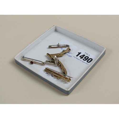 1490 - THREE GOLD BAR BROOCHES TOGETHER WITH A PART GOLD BRACELET AND CUFFLINK