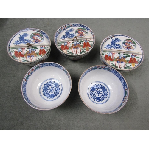 1791 - COLLECTION OF ORIENTAL FAMILLE VERTE BOWLS, EACH 12CM DIAM