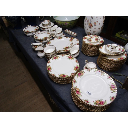 1807 - ROYAL ALBERT OLD COUNTRY ROSE SERVICE, DINNER PLATES 27CM DIAM