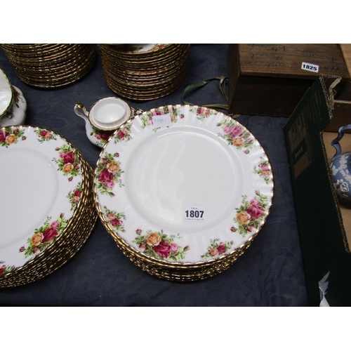 1807 - ROYAL ALBERT OLD COUNTRY ROSE SERVICE, DINNER PLATES 27CM DIAM