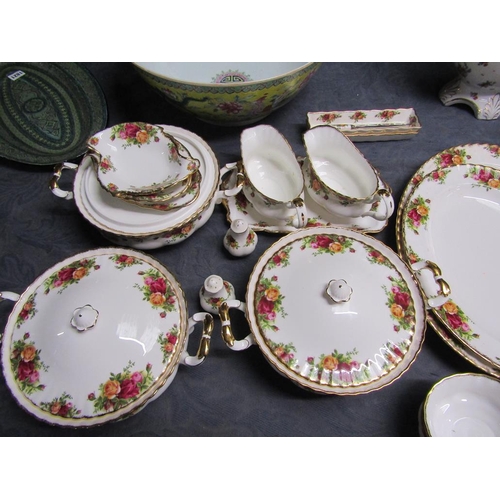 1807 - ROYAL ALBERT OLD COUNTRY ROSE SERVICE, DINNER PLATES 27CM DIAM