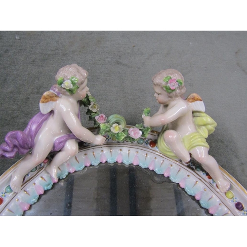 1834 - GERMAN DRESDEN STYLE PORCELAIN MIRROR, DECORATED WITH CHERUBS, 27CM W