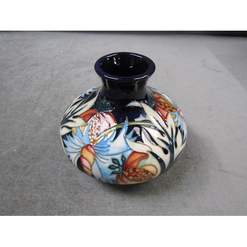 1843 - MOORCROFT LIMITED EDITION NICOLAS SLANEY VASE, C.2000, 11CM H